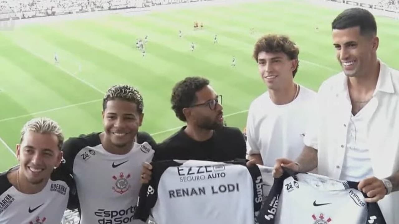 Ex-atletas do Barcelona e Cria do Terrão prestigiam o Corinthians em Itaquera, em grande reencontro