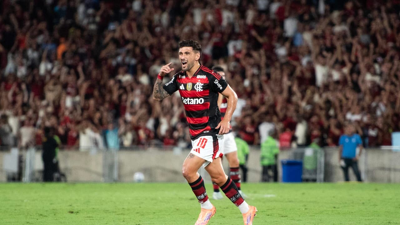 Arrascaeta reage com gol à Pet e brilha em mais uma atuação nota 10 pelo Flamengo em campo