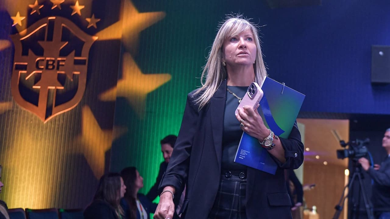 Cris Gambaré relembra os desafios e conquistas nos primórdios do futebol feminino do Corinthians