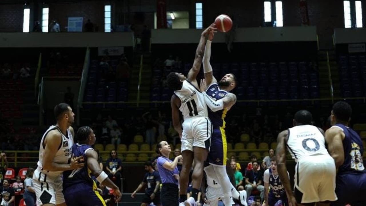 Corinthians vence Mogi em grande estilo, com Lucas Cauê lançando touchdown decisivo; assista!