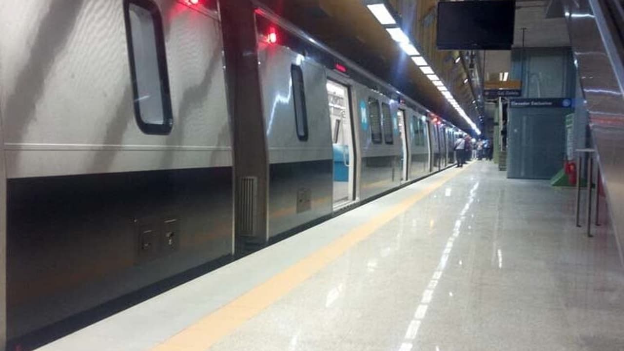 Metrô do Rio se prepara para esquema especial em festa do título do Flamengo; agenda alterada para torcedores