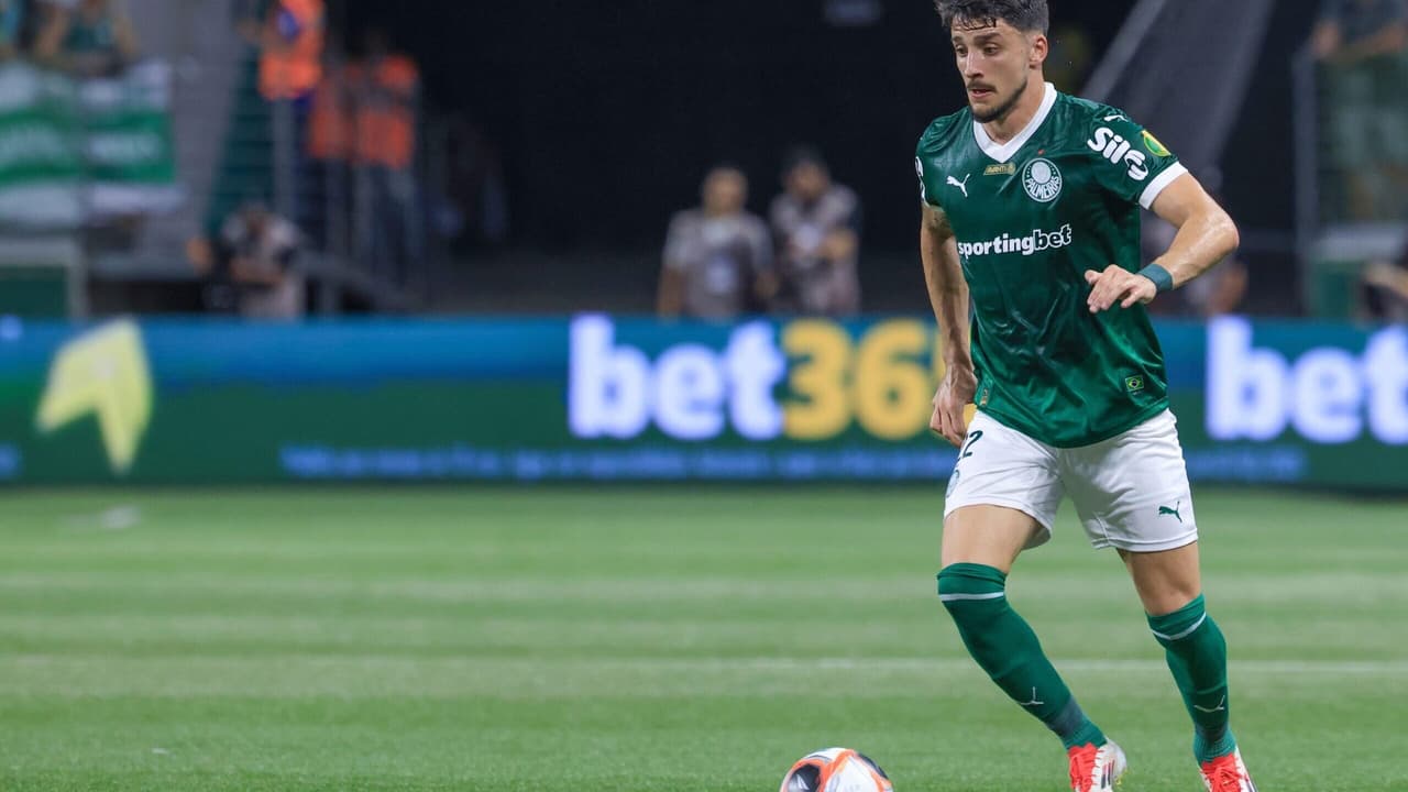 Piquerez admite frustração por sequência negativa do Palmeiras, mas mantém foco na Libertadores