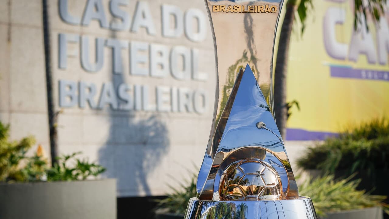 Série B agita bastidores: Palmeiras fretará avião após decisão crucial na competição