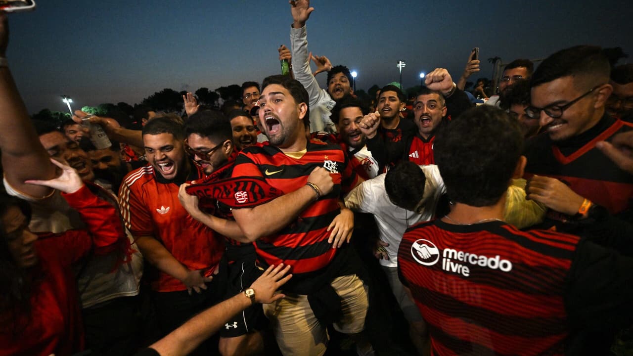 Jogadores da Premier League se unem em apoio ao Flamengo na final da Libertadores