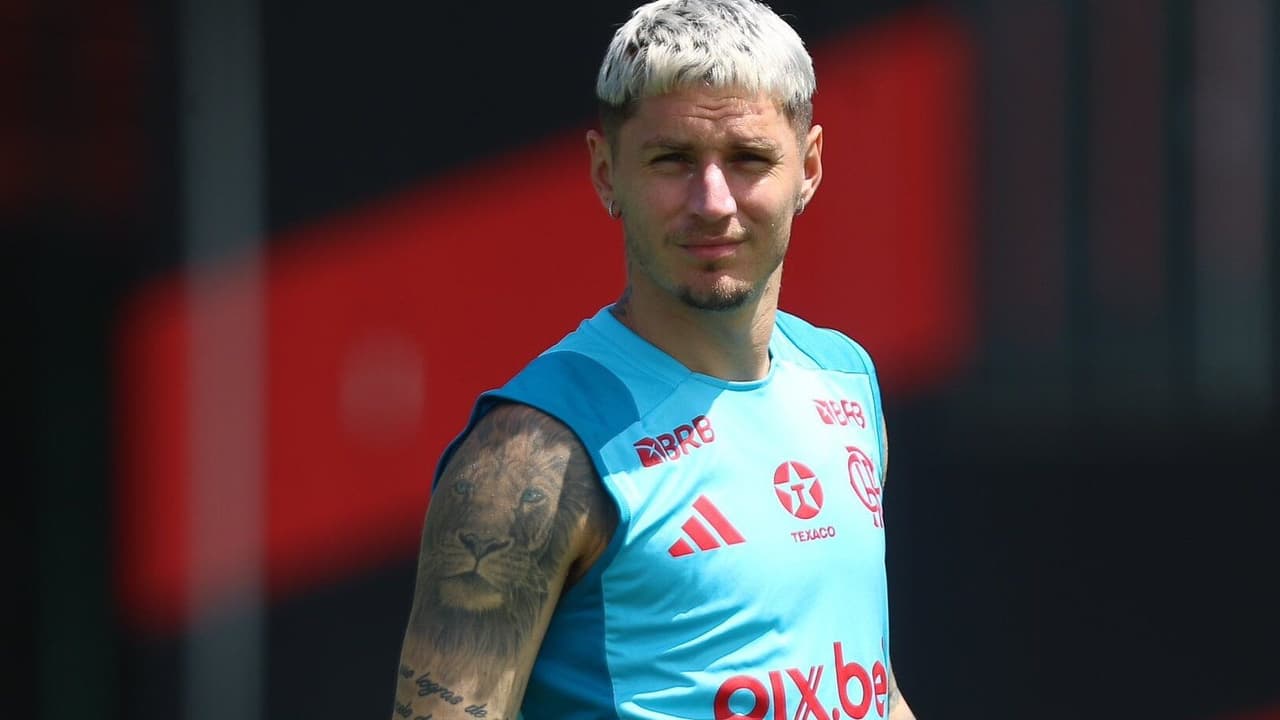 Após vitória, Varela, do Flamengo, destaca: Ainda há muito a melhorar no time