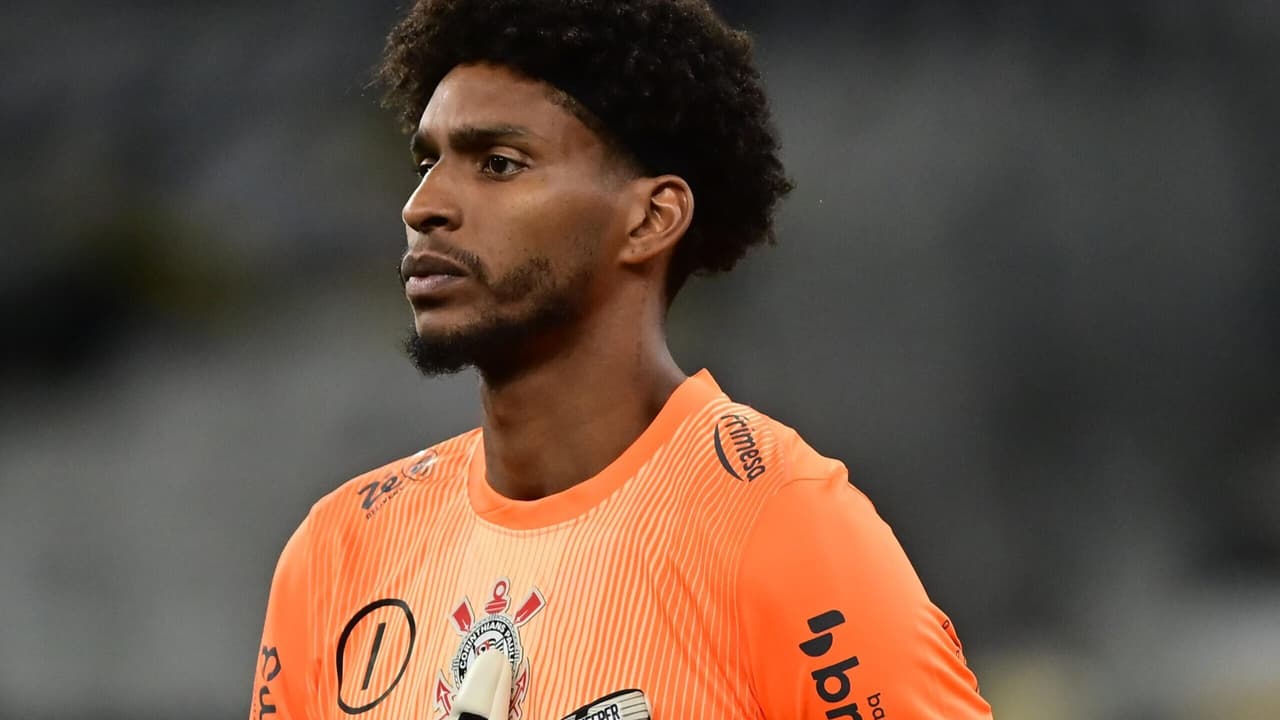 Hugo Souza provoca discussão acirrada após desempenho no Vasco x Corinthians: 