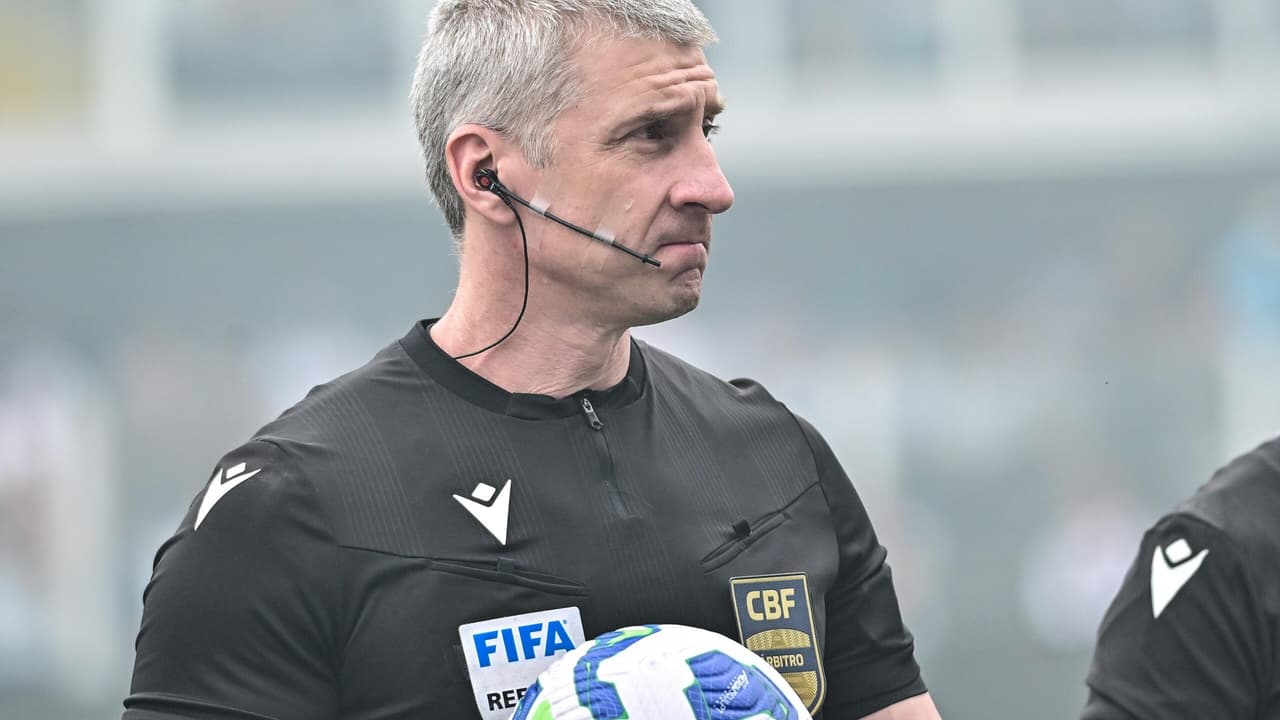 Daronco em crise: leitura labial revela polêmica fala durante Cruzeiro x Corinthians