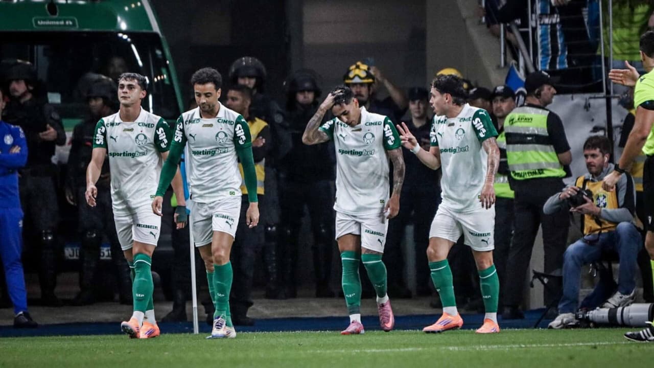 Palmeiras enfrenta Atlético-MG e pode igualar sequência negativa sob comando de Abel Ferreira