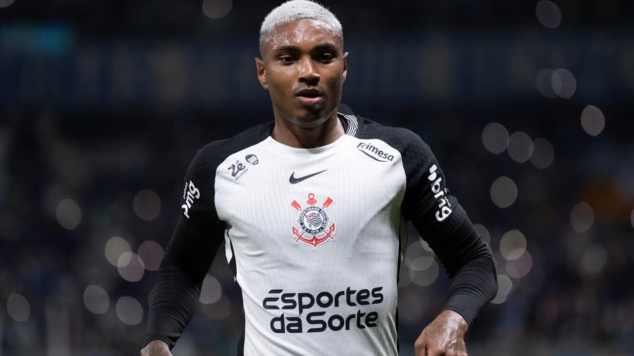 Vitinho analisa sua boa fase e discute crise no Corinthians: 