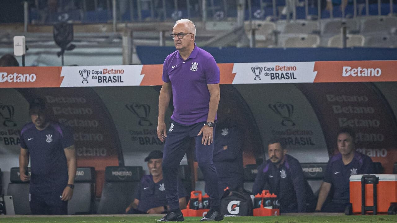 Dorival Júnior inspira Corinthians com espírito 