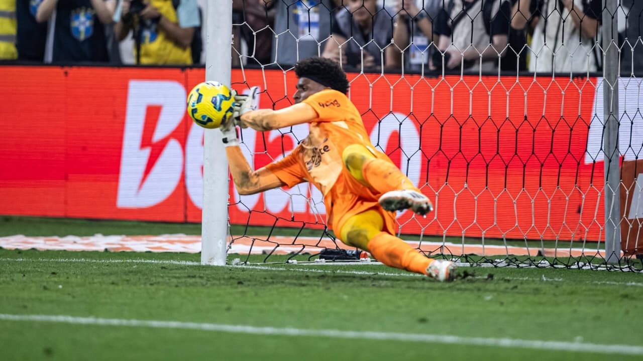 Hugo Souza revela os bastidores da defesa do pênalti contra Gabigol e ignora polêmicas de estudos