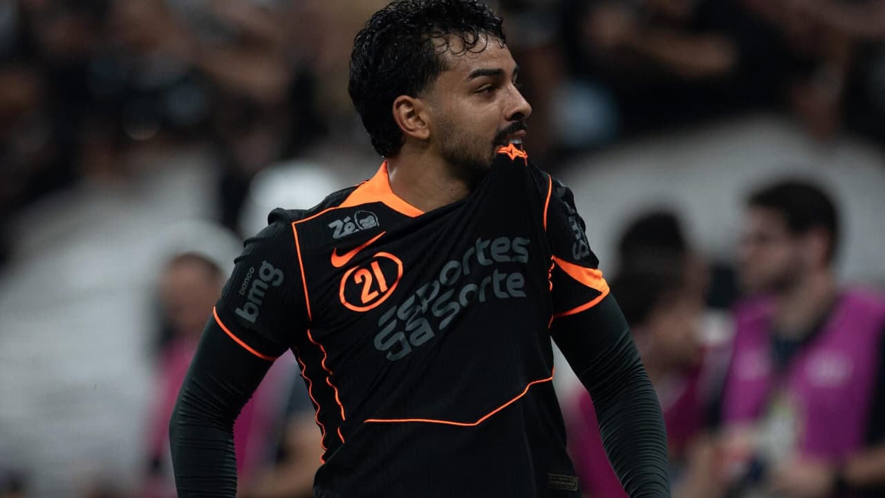 Bidu exalta desempenho do Corinthians e provoca: 