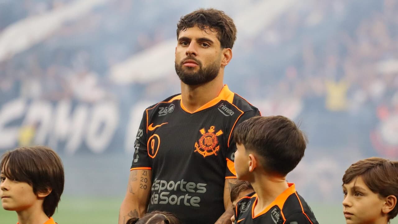 Dorival reafirma confiança em Yuri Alberto, após pênalti perdido que gera debate entre torcedores