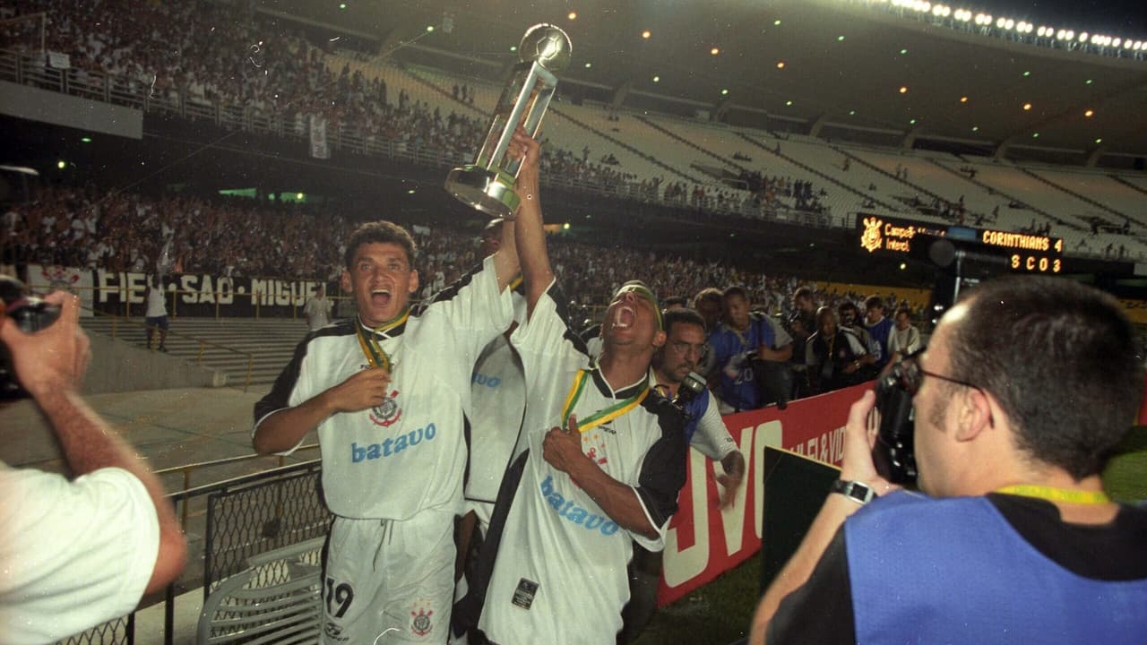 Corinthians busca repetir glórias de 2000 em final decisiva contra o Vasco, clima de tensão nos bastidores