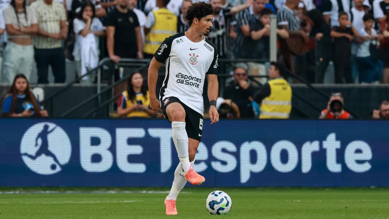 André Ramalho reage a discussões internas no Corinthians: 