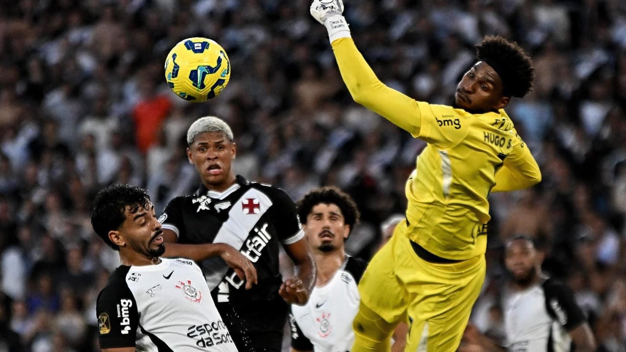 Gol perdido em Vasco x Corinthians gera tensão entre torcedores: 