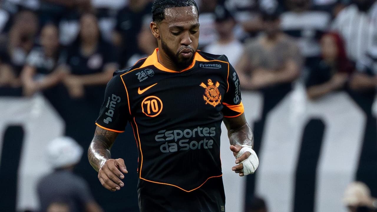 Martínez supera desafios pessoais no Corinthians e leva o time ao título em 2025