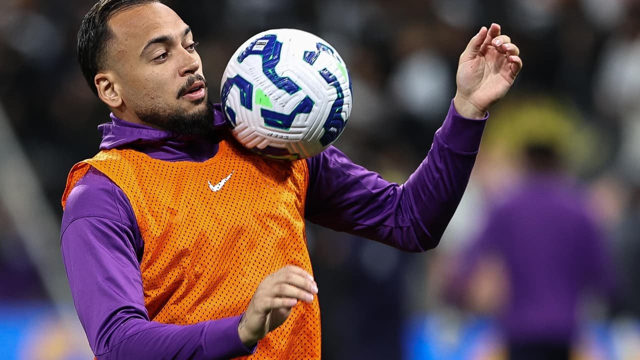 Corinthians e Maycon reatam negociações após chegada de Marcelo Paz, mas impasse persiste