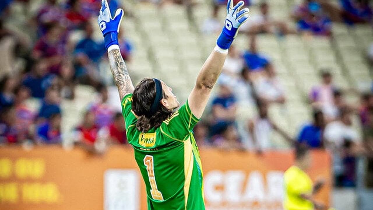 Cássio brilha nos bastidores: goleiro tem 100% de aproveitamento contra o Corinthians pelo Cruzeiro