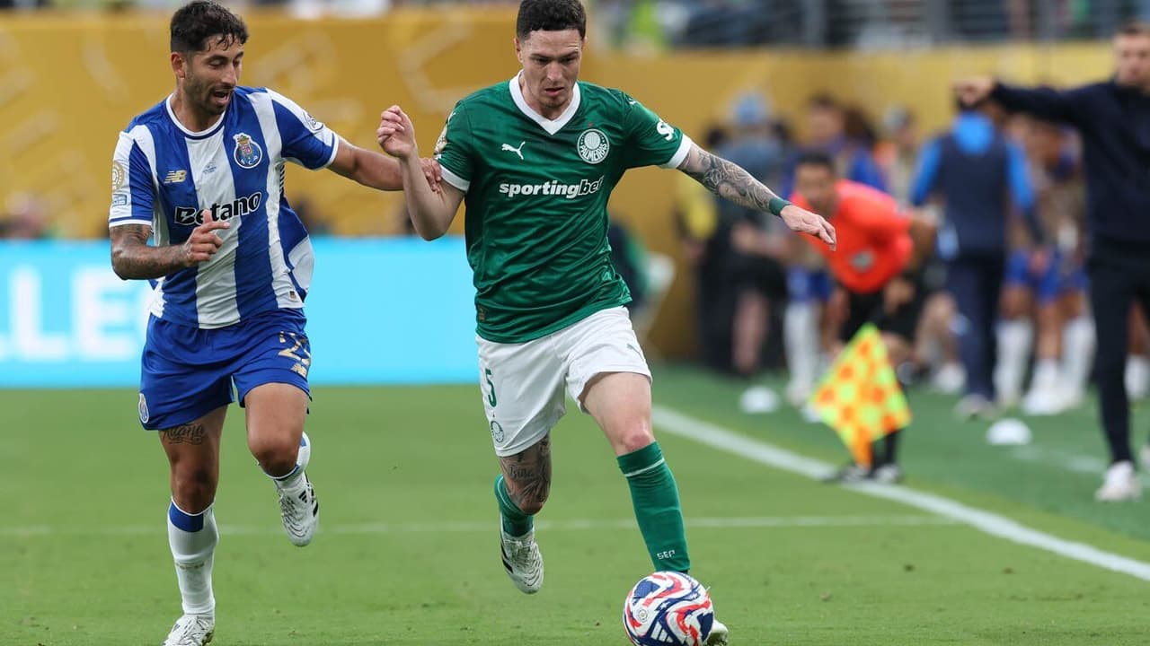 Palmeiras avalia futuro de Aníbal Moreno e Emi Martínez, que recebem sondagens no clube