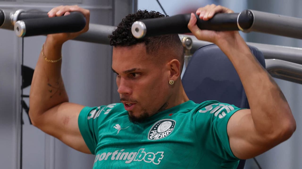 Palmeiras atualiza situação de Paulinho; torcida aguarda decisões após férias do elenco