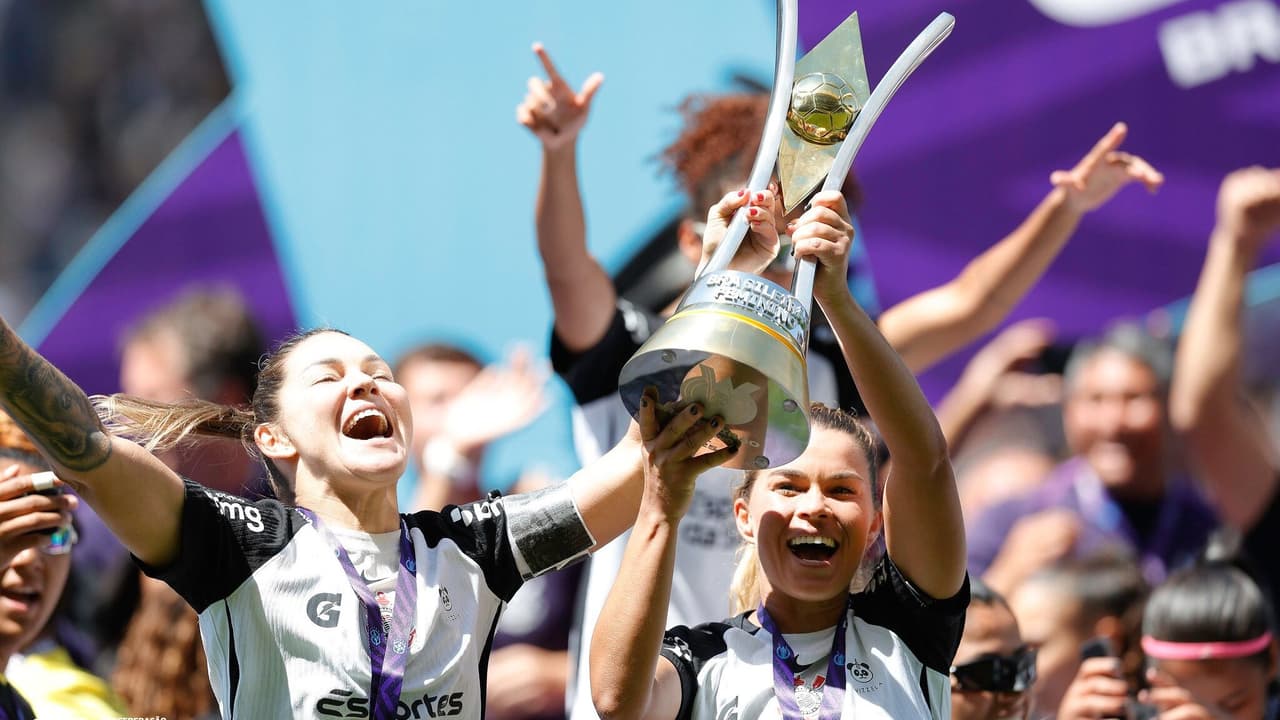 Corinthians encerra 2025 com glórias na Libertadores e Brasileirão Feminino; números impressionam