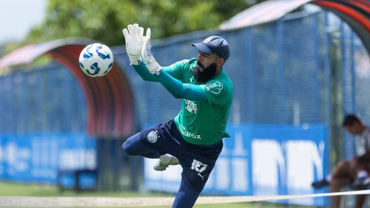 Ex-goleiro de Inter e Corinthians, jogador do Bahia revela que se despede dos gramados: 