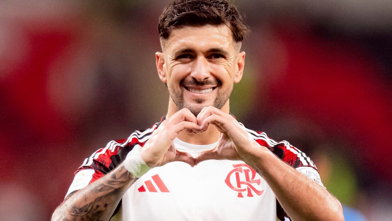 Arrascaeta brilha, leva Flamengo a mais um passo rumo ao mundial e provoca euforia na torcida
