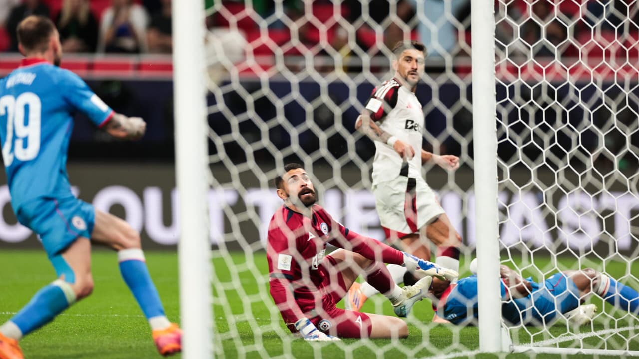 Desempenho polêmico de jogador do Flamengo no Mundial provoca reações explosivas na web: Me desculpem