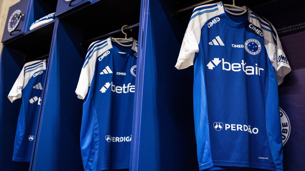 Arroyo ou Sinisterra? Cruzeiro revela escalação decisiva contra o Corinthians em busca da vitória