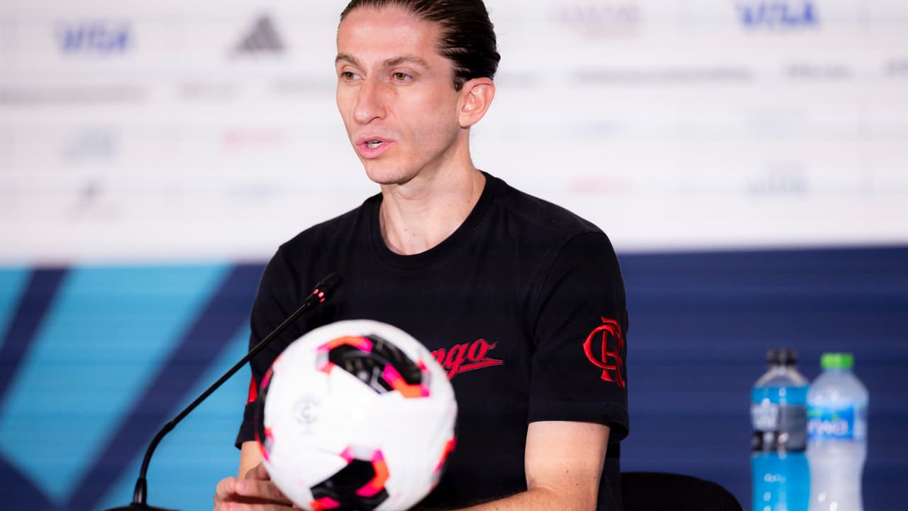 Filipe Luís, técnico do Flamengo, reage a pressões e antecipa desafios na coletiva após derrota