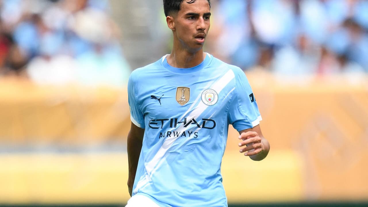 Palmeiras, Botafogo e Flamengo lideram vendas recordes no futebol brasileiro em 2025; confira os detalhes!