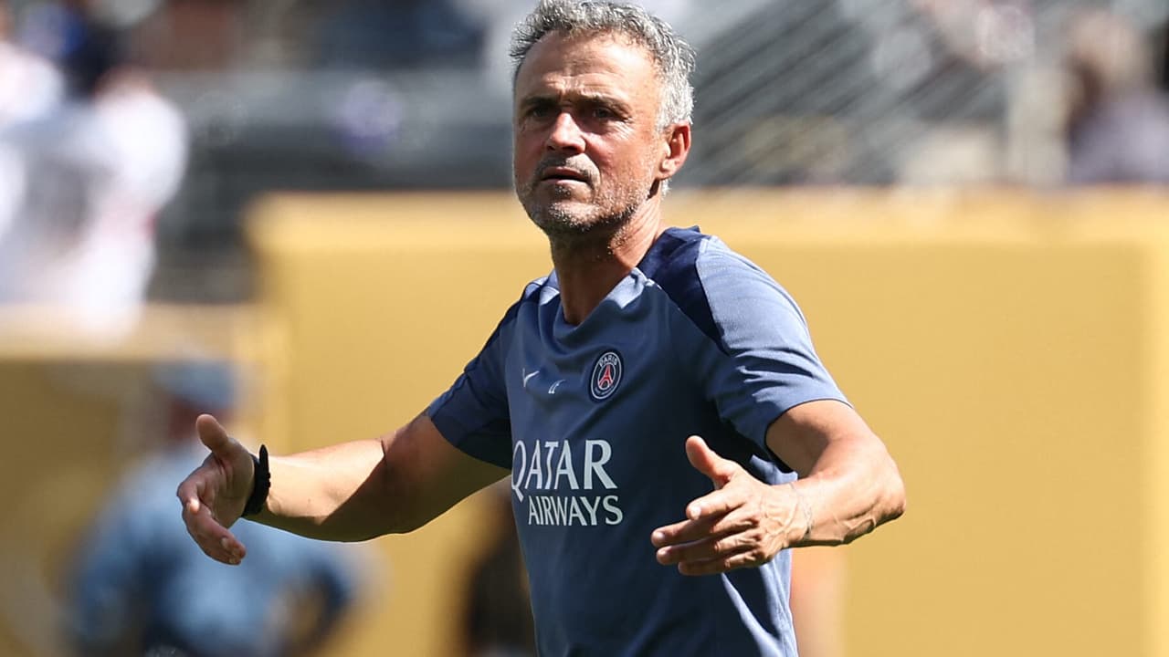 Torcida do Flamengo dispara críticas e contesta decisão polêmica do técnico do PSG