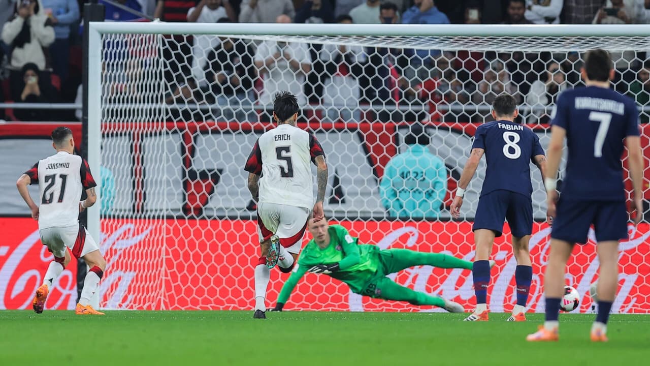 Espanhóis aplaudem frieza de Jorginho, do Flamengo, após pênalti decisivo contra o PSG