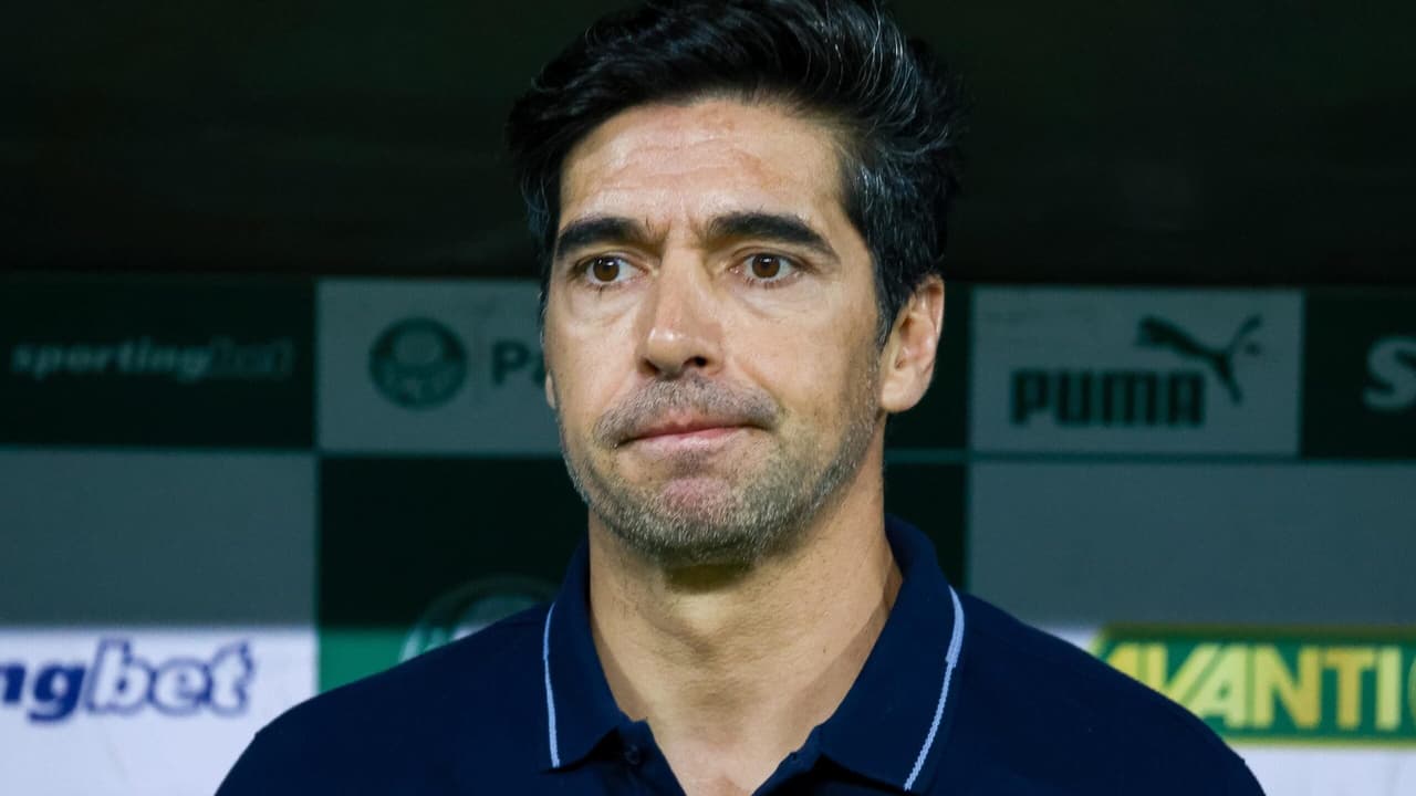 Abel Ferreira dispara críticas e revolta torcedores do Flamengo antes de duelo decisivo