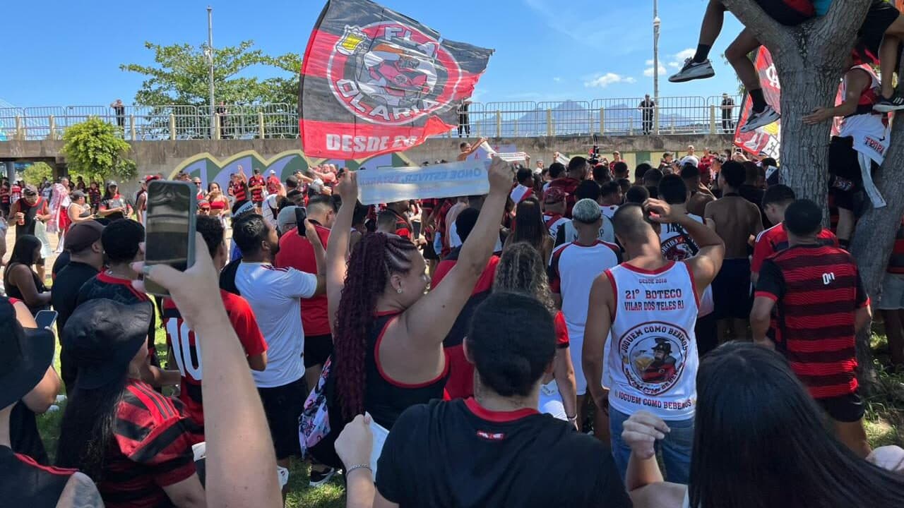 Flamengo embarca em missão intercontinental, mas torcedores reagem à falta da AeroFla