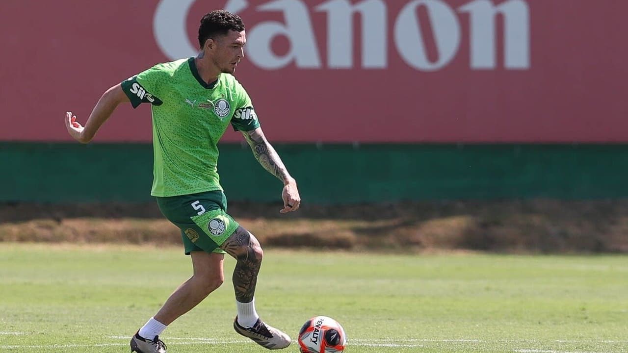 Palmeiras inicia negociações com River Plate e avalia venda de Aníbal Moreno em meio a propostas