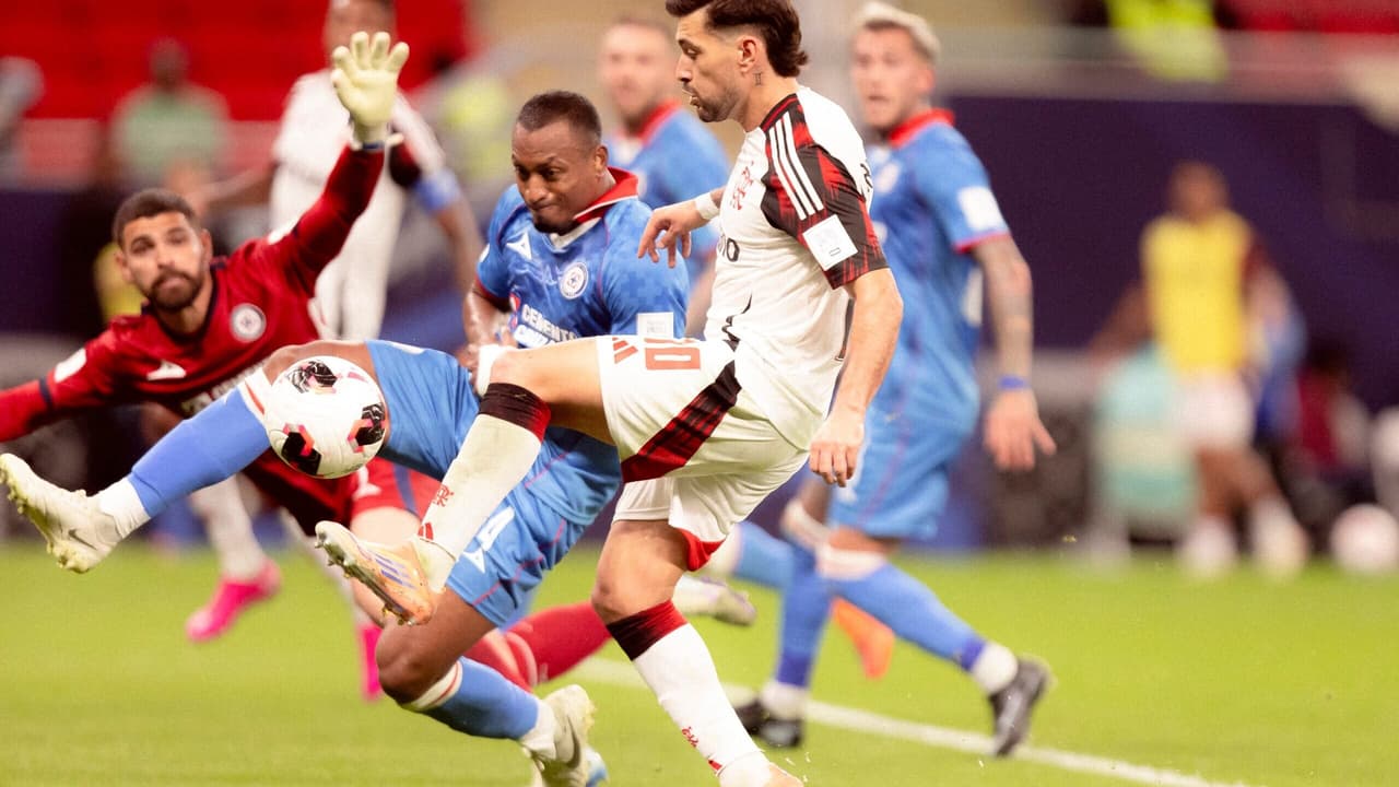 Arrascaeta brilha e iguala marca de Pedro em Mundiais, impulsionando o Flamengo em grande estilo