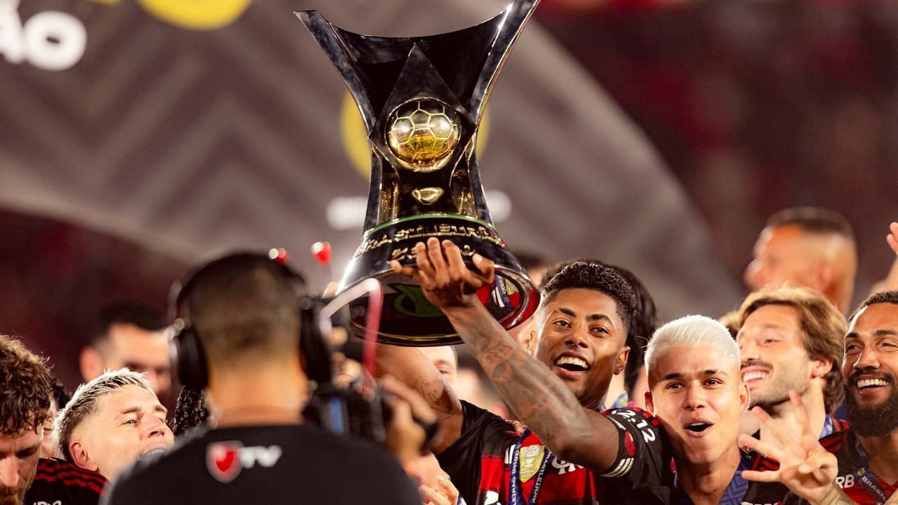 Bruno Henrique sinaliza aposentadoria após conquista emocionante do Flamengo no Brasileirão