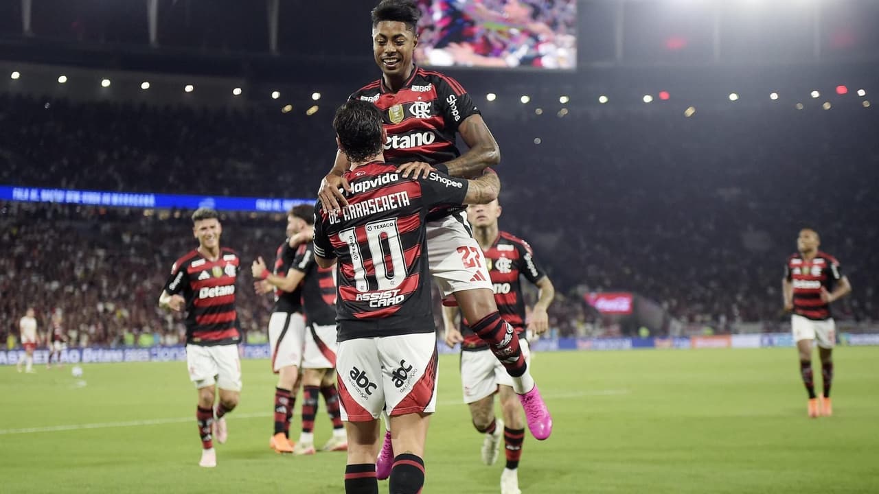 Torcedores do Flamengo escolhem escalação para duelo decisivo contra o Ceará; quem vai a campo?
