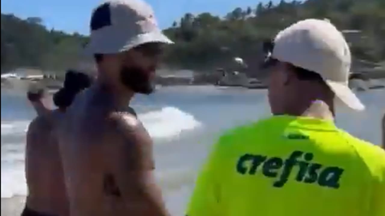 Memphis desafia rival corintiano e responde provocação de torcedor palmeirense nas redes sociais