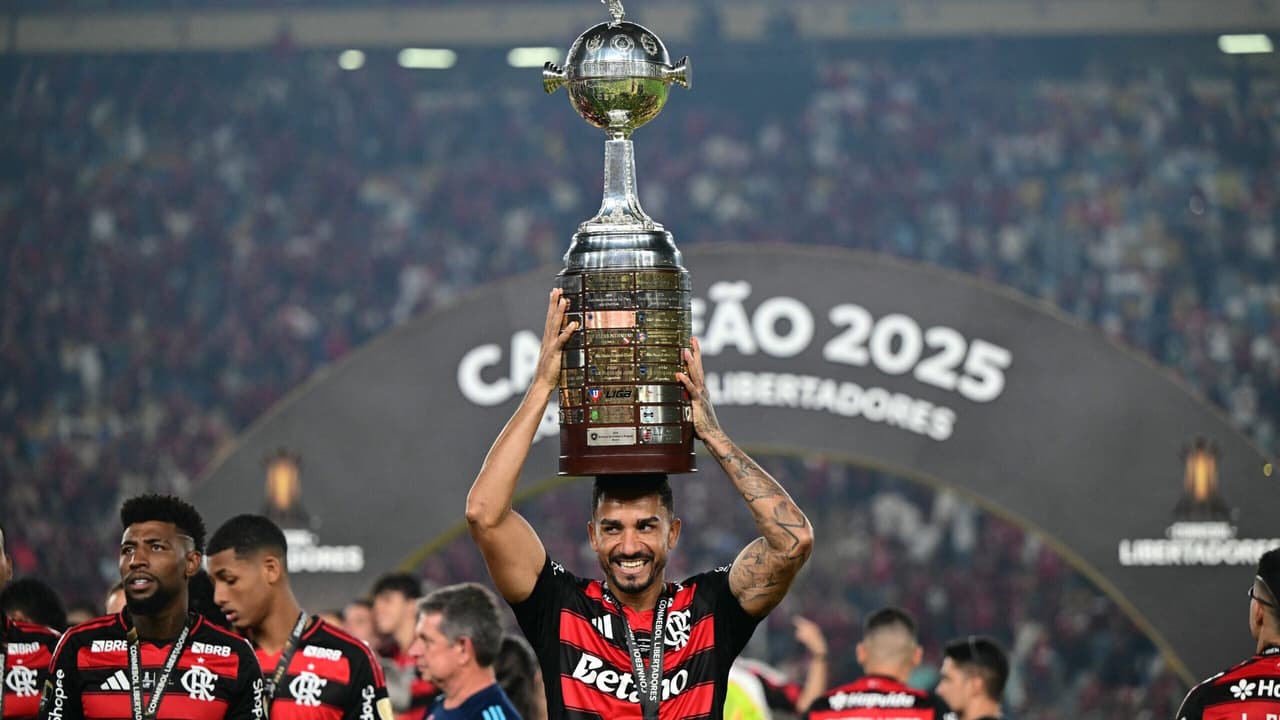Previsão de Danilo em jantar com Vitor Roque em jogo na taça: Flamengo conquista título com gol decisivo