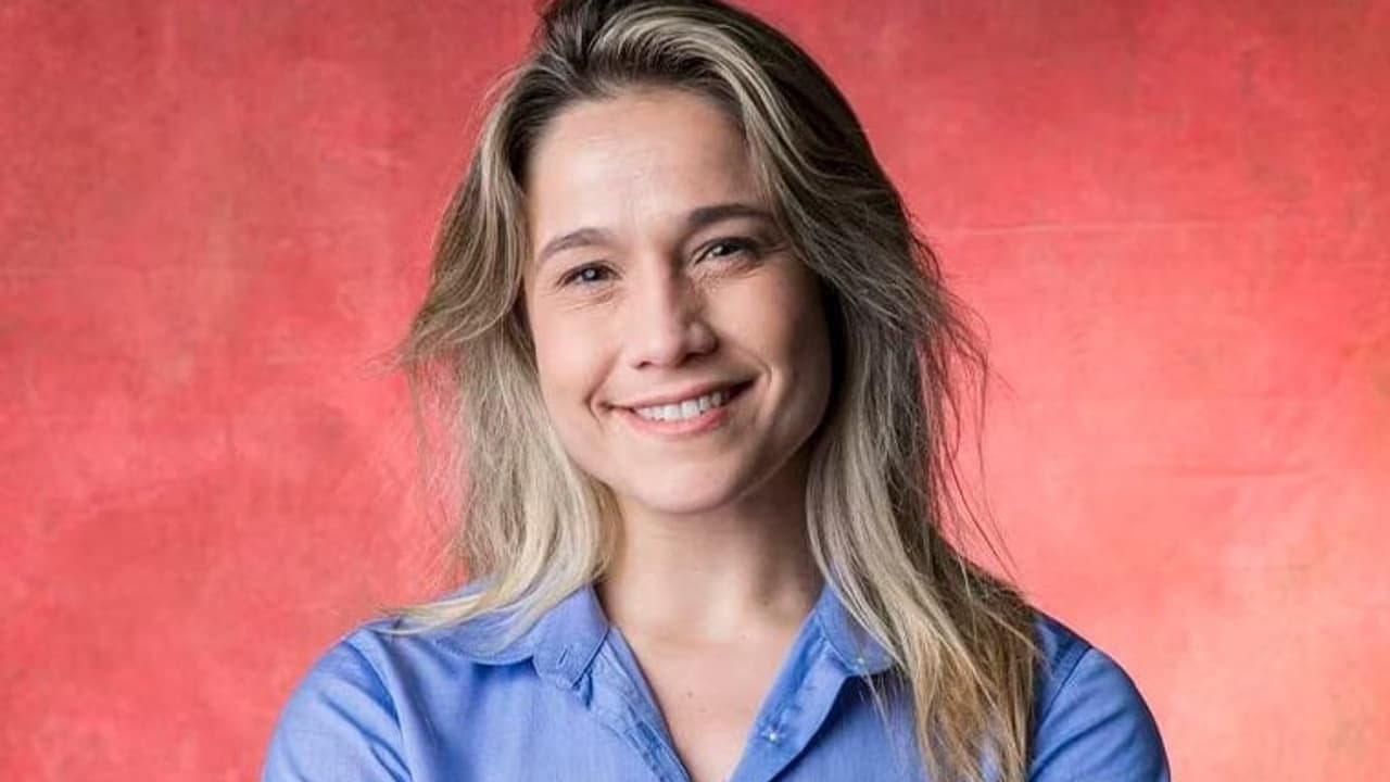 Fernanda Gentil se veste de Flamengo e celebra título de forma emocionante em bastidores da festa