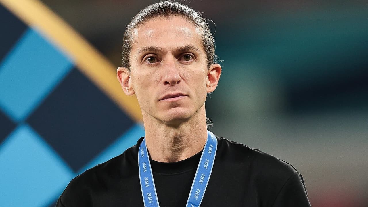 Após vice no Mundial, torcedores do Flamengo disparam recado contundente a Filipe Luís