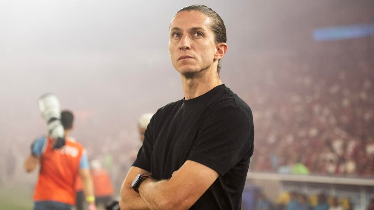 Previsão de Filipe Luís ressurge nas redes; internauta comenta: Sinistro para Flamengo em 2023