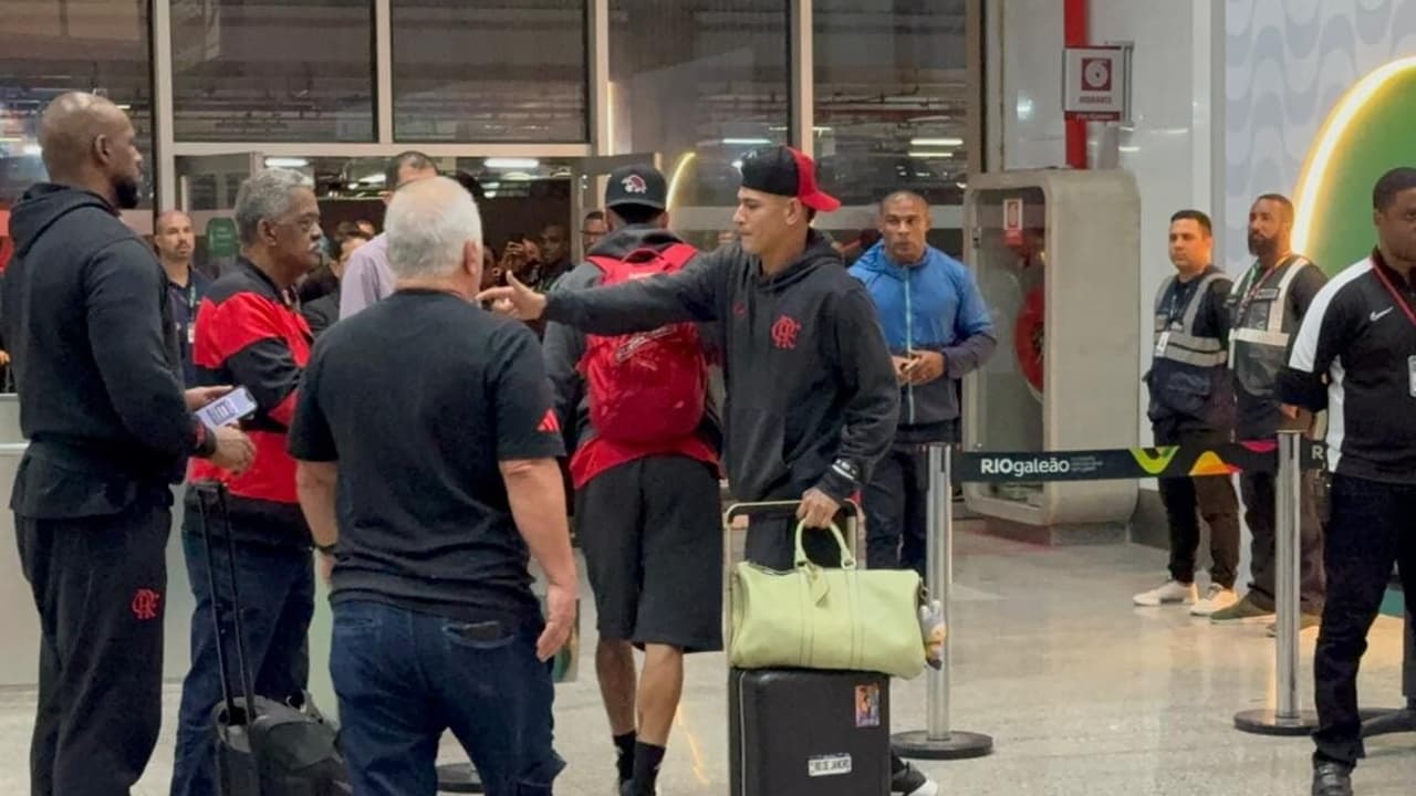 Flamengo retorna ao Rio sem brilho, após vice no Mundial, com elenco em frangalhos e desafios pela frente