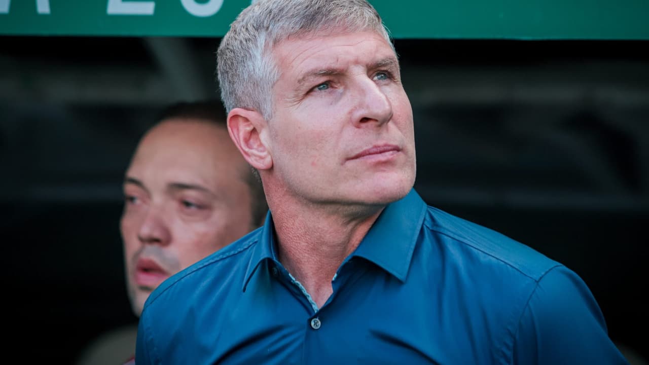 Corinthians desafia Fortaleza em busca da vitória, enquanto a pressão aumenta no Brasileirão