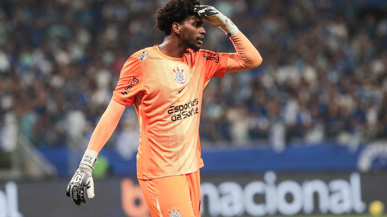 Hugo Souza se destaca em duelo Corinthians x Cruzeiro e gera debate nas redes sociais: 