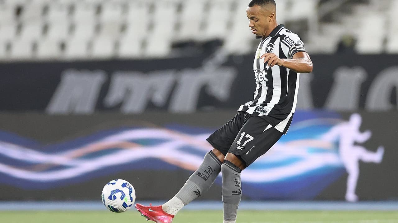 Marlon Freitas recebe proposta irrecusável do Palmeiras e pede para deixar Botafogo em reunião decisiva