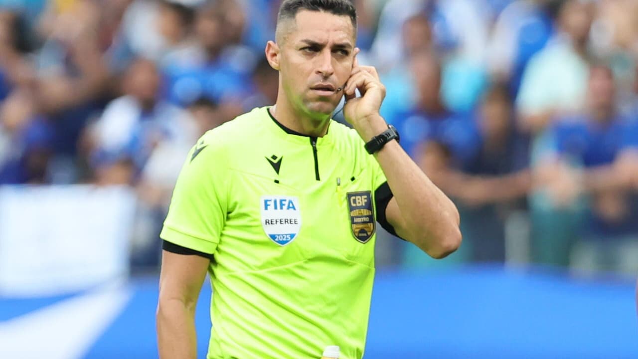 Arbitragem revolta torcedores do Corinthians após derrota para o Cruzeiro: 